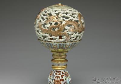 图片[3]-Revolving crown stand with open work in yangcai painted enamels, Qianlong reign (1736-1795), Qing dynasty-China Archive